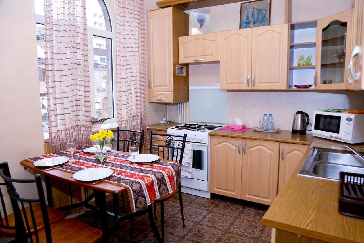יירבאן Apartment On 11 Amiryan Street מראה חיצוני תמונה