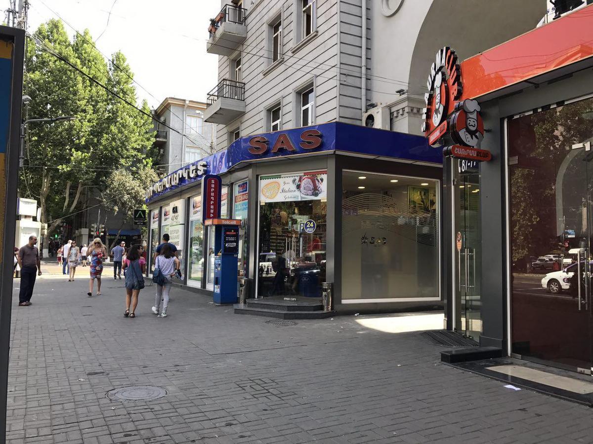יירבאן Apartment On 11 Amiryan Street מראה חיצוני תמונה